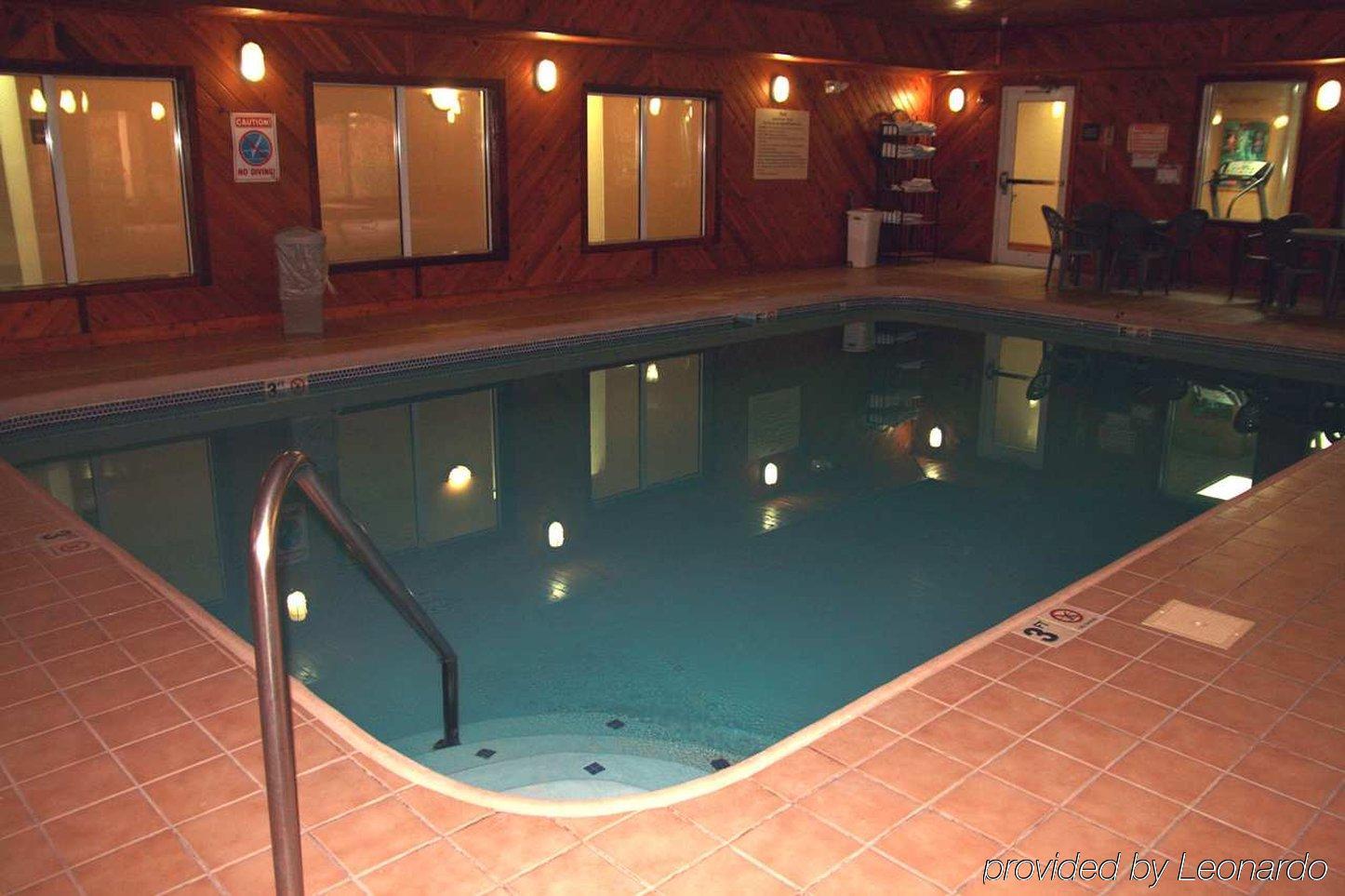 Wingate By Wyndham Hotel 3*